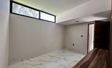 CASA EN LOMAS DE ATZINGO