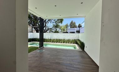 CASA EN LOMAS DE ATZINGO