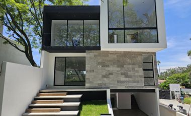 CASA EN LOMAS DE ATZINGO