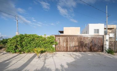 Casa en venta a 100 metros del mar en San Benito