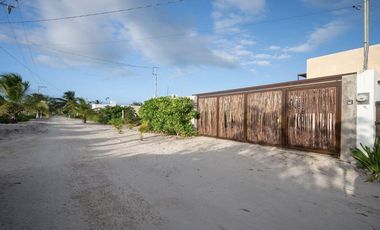 Casa en venta a 100 metros del mar en San Benito