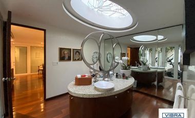 Magnífica residencia con alberca a la venta en las Lomas de Chapultepec, CDMX