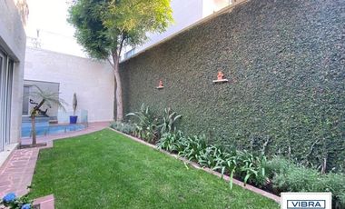 Magnífica residencia con alberca a la venta en las Lomas de Chapultepec, CDMX