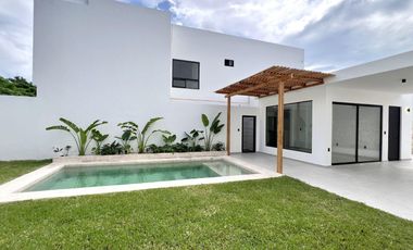 CASA CON ALBERCA EN VENTA EN LOMAS DIAMANTE