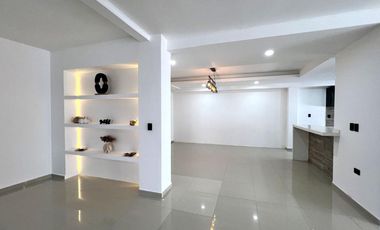 CASA CON ALBERCA EN VENTA EN LOMAS DIAMANTE