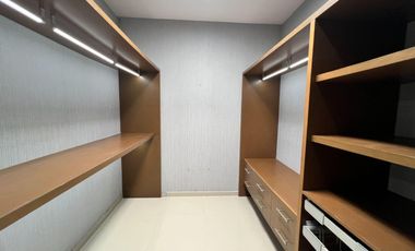 CASA CON ALBERCA EN VENTA EN LOMAS DIAMANTE