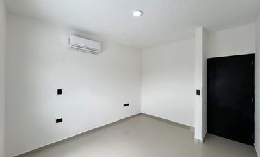 CASA CON ALBERCA EN VENTA EN LOMAS DIAMANTE