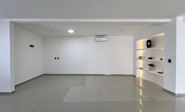 CASA CON ALBERCA EN VENTA EN LOMAS DIAMANTE
