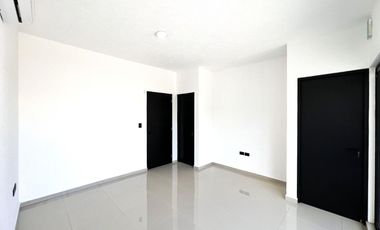 CASA CON ALBERCA EN VENTA EN LOMAS DIAMANTE