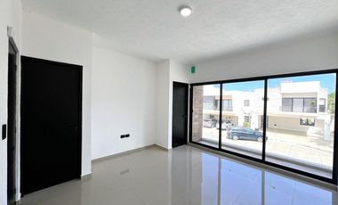 CASA CON ALBERCA EN VENTA EN LOMAS DIAMANTE