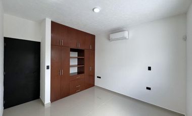 CASA CON ALBERCA EN VENTA EN LOMAS DIAMANTE