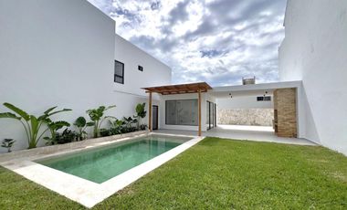 CASA CON ALBERCA EN VENTA EN LOMAS DIAMANTE
