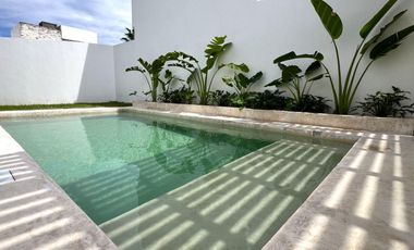 CASA CON ALBERCA EN VENTA EN LOMAS DIAMANTE