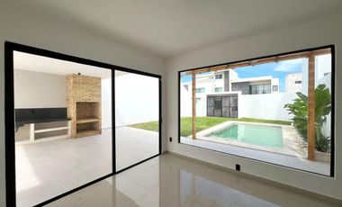 CASA CON ALBERCA EN VENTA EN LOMAS DIAMANTE