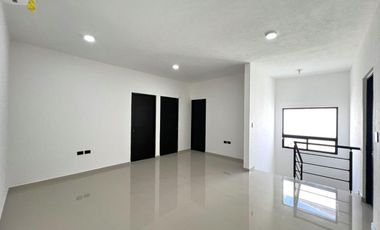 CASA CON ALBERCA EN VENTA EN LOMAS DIAMANTE