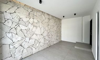 CASA CON ALBERCA EN VENTA EN LOMAS DIAMANTE
