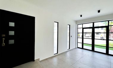 CASA CON ALBERCA EN VENTA EN LOMAS DIAMANTE
