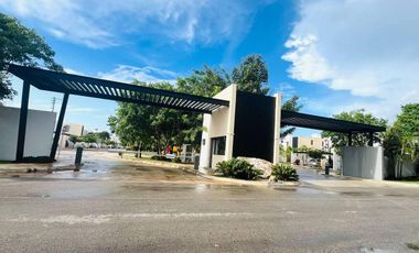 CASA EN VENTA AMUEBLADA TIPO VILLA EN PRIVADA YA' AX BEH, CONKAL.
