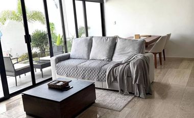 CASA EN VENTA AMUEBLADA TIPO VILLA EN PRIVADA YA' AX BEH, CONKAL.