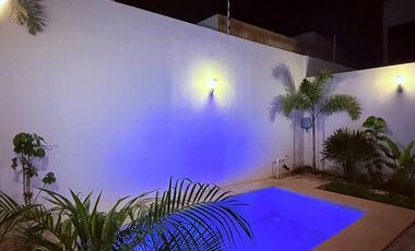 CASA EN VENTA AMUEBLADA TIPO VILLA EN PRIVADA YA' AX BEH, CONKAL.