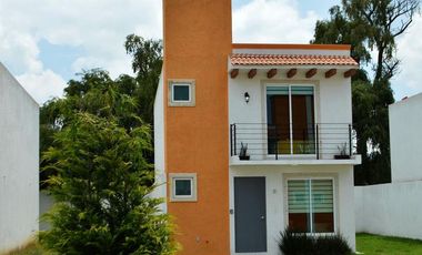VENTA DE CASA EN FRACCIONAMIENTO RINCÓN DE XONACATLÁN