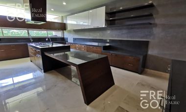 Casa en venta en Bosque de los Lagos, Jardines Univesidad, Zapopan