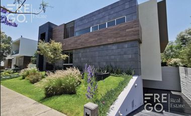 Casa en venta en Bosque de los Lagos, Jardines Univesidad, Zapopan