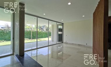 Casa en venta en Bosque de los Lagos, Jardines Univesidad, Zapopan