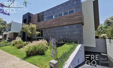 Casa en venta en Bosque de los Lagos, Jardines Univesidad, Zapopan