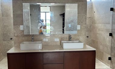 Casa en  Venta en Mérida en Privada 4 recámaras lista para entrega