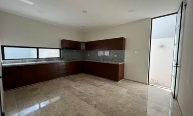 Casa en  Venta en Mérida en Privada 4 recámaras lista para entrega
