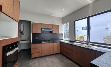 Casa en Fraccionamiento Lomas de Atzingo