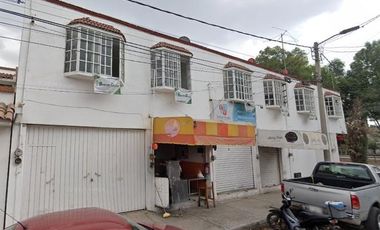 Edificio Comercial en venta con 3 Deptos, 6 locales comerciales en  Blvd Ojo de Agua SUP. 335 m2