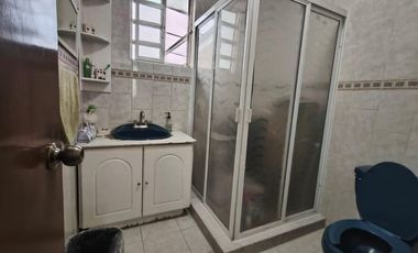 Edificio Comercial en venta con 3 Deptos, 6 locales comerciales en  Blvd Ojo de Agua SUP. 335 m2