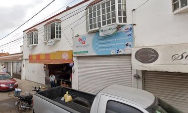 Edificio Comercial en venta con 3 Deptos, 6 locales comerciales en  Blvd Ojo de Agua SUP. 335 m2