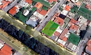 Edificio Comercial en venta con 3 Deptos, 6 locales comerciales en  Blvd Ojo de Agua SUP. 335 m2