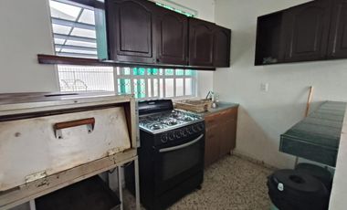 Edificio Comercial en venta con 3 Deptos, 6 locales comerciales en  Blvd Ojo de Agua SUP. 335 m2