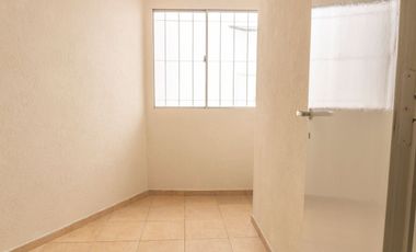 Alquiler PH 2 ambientes  con patio y local - Morón