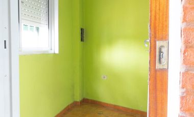 Alquiler PH 2 ambientes  con patio y local - Morón