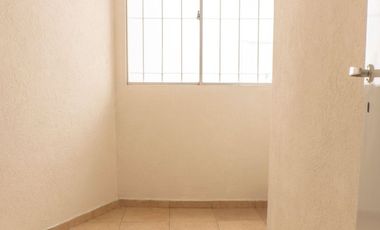 Alquiler PH 2 ambientes  con patio y local - Morón