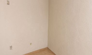 Alquiler PH 2 ambientes  con patio y local - Morón