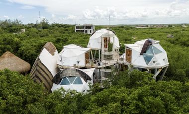 HOTEL EN VENTA/ TULUM/ ZONA HOTELERA/SEGUNDA LINEA DE PLAYA/ ROI ASEGURADO.