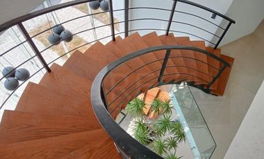 Linda Casa de Autor en Venta y Renta en Cumbres del Lago Juriquilla