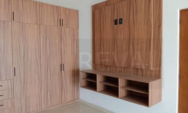 Linda Casa de Autor en Venta y Renta en Cumbres del Lago Juriquilla