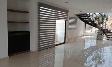 Linda Casa de Autor en Venta y Renta en Cumbres del Lago Juriquilla