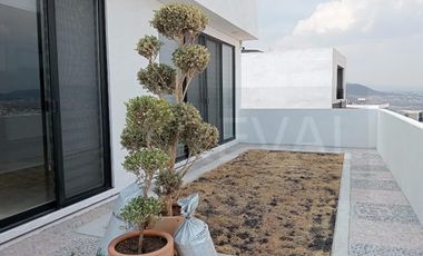 Linda Casa de Autor en Venta y Renta en Cumbres del Lago Juriquilla