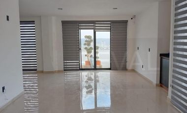 Linda Casa de Autor en Venta y Renta en Cumbres del Lago Juriquilla