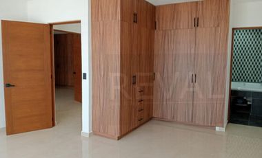 Linda Casa de Autor en Venta y Renta en Cumbres del Lago Juriquilla