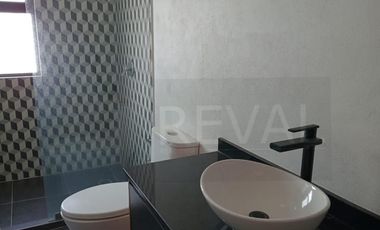 Linda Casa de Autor en Venta y Renta en Cumbres del Lago Juriquilla