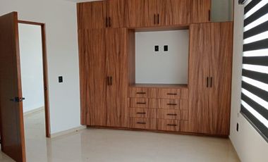 Linda Casa de Autor en Venta y Renta en Cumbres del Lago Juriquilla